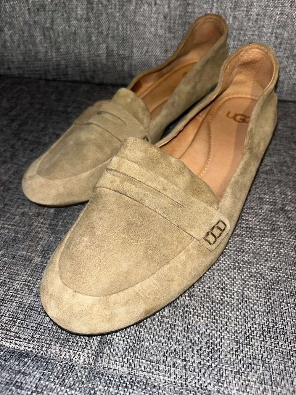 NEW-UGG ELISE -  Studded Bling Block Heel Olive Suede Penny Loafers